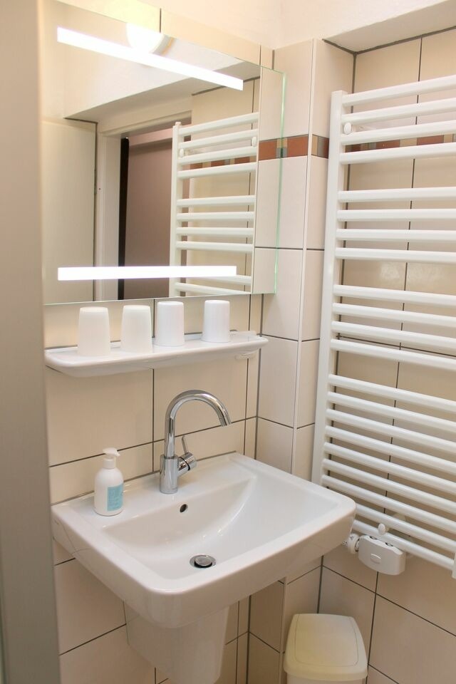 Ferienwohnung in Gr&ouml;mitz - Wohnung 2 - G. Pape - sch&ouml;ne Terassenwohnung mit sep. Ankleidezimmer, kostenloses WLAN, Longstay Rabatt, N&auml;he D&uuml;nenpark - Bild 12