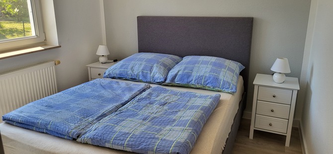 Ferienwohnung in Glowe - Sanddorn 8 - Schlafzimmer 1 mit Boxspringbett