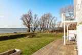 Ferienwohnung in Wiek - Fewo " Strandhaus Wiek " direkt am Wasser mit herrlichen Weitblick - Bild 1