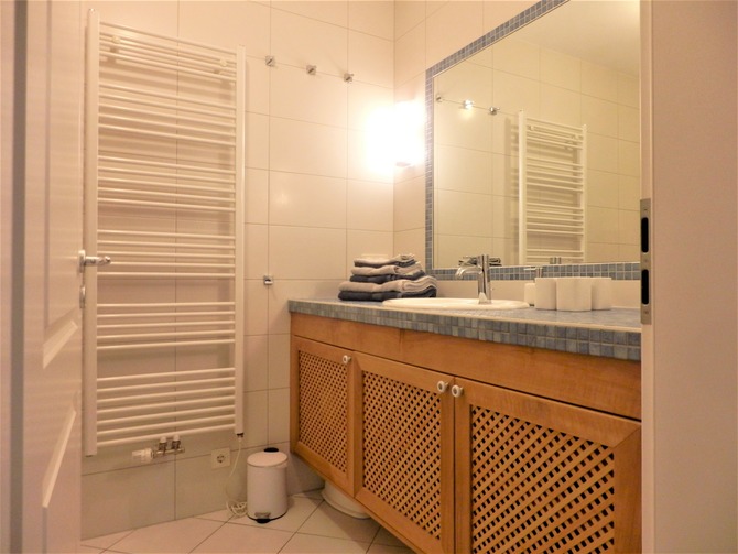 Ferienwohnung in Baabe - Ferienwohnung Meerblick - Badezimmer mit großer Dusche