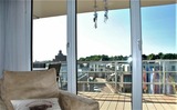 Ferienwohnung in Eckernförde - Apartment 29 "Heimathafen 29", Apartmenthaus Hafenspitze, Blickrichtung Innenstadt/Binnenhafen - Bild 8