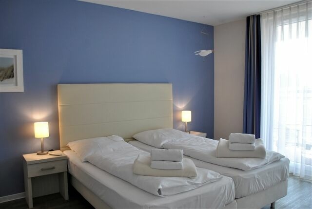 Ferienwohnung in Eckernförde - Apartment 29 "Heimathafen 29", Apartmenthaus Hafenspitze, Blickrichtung Innenstadt/Binnenhafen - Bild 11