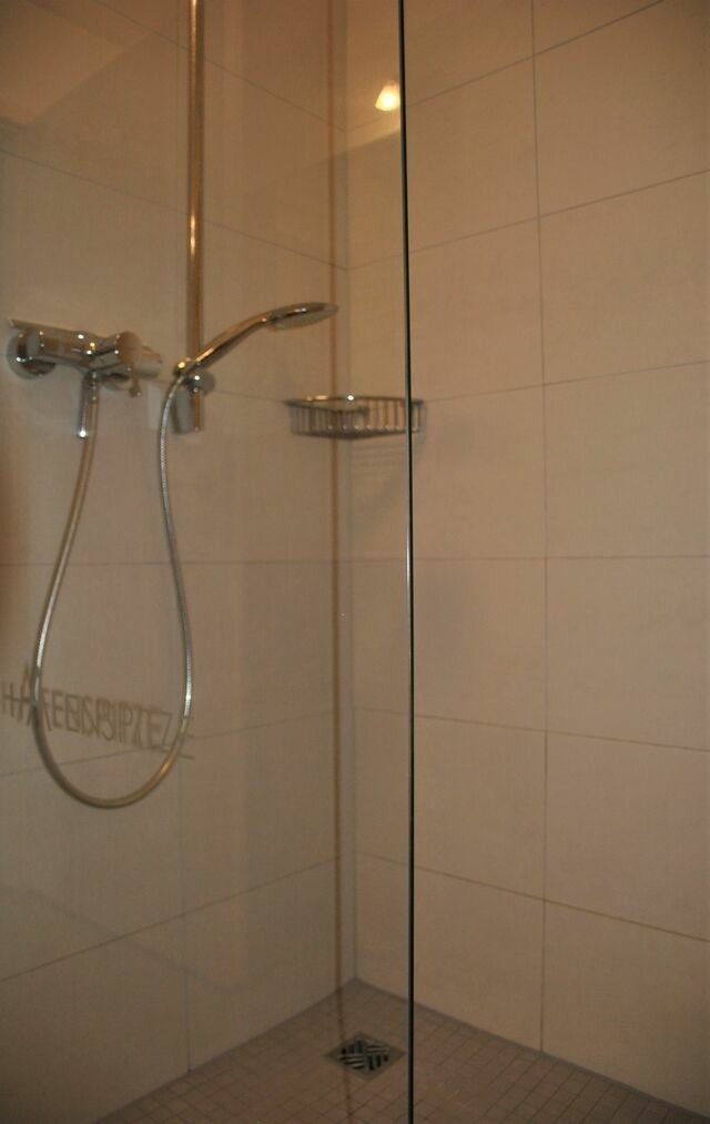 Ferienwohnung in Eckernförde - Apartment 29 "Heimathafen 29", Apartmenthaus Hafenspitze, Blickrichtung Innenstadt/Binnenhafen - Bild 19