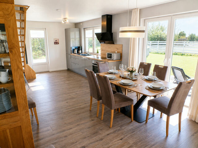 Ferienhaus in Fehmarn OT Staberdorf - Reetdachhaus 1, inkl. 2 Parkpl&auml;tze - Bild 4