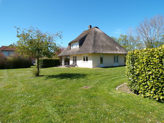 Ferienhaus in Fehmarn OT Staberdorf - Reetdachhaus 1, inkl. 2 Parkpl&auml;tze - Bild 14