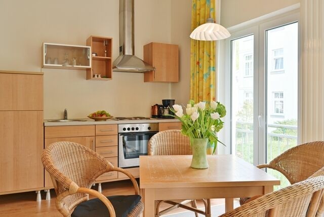 Ferienwohnung in Sellin - Ferienwohnung 3 in Sellin auf R&uuml;gen Villa Celia WLAN und Sauna 200 m vom Strand entfernt - Bild 5