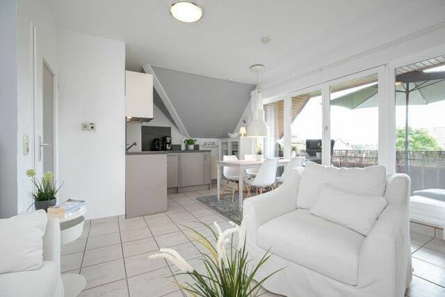 Ferienwohnung in Scharbeutz - White Lounge - Bild 2