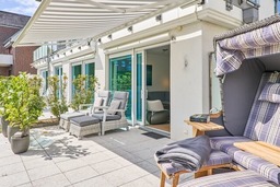 Strand Lodge
