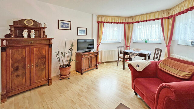 Ferienwohnung in G&ouml;hren - Villa Vivien, Ostsee H&uuml;hnergott App. 3 - Bade- & Erlebniswelt t&auml;glich inklusive - Bild 3