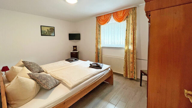 Ferienwohnung in G&ouml;hren - Villa Vivien, Ostsee H&uuml;hnergott App. 3 - Bade- & Erlebniswelt t&auml;glich inklusive - Bild 7