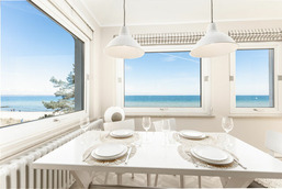 Strandburg Bellevue, Jackie O
